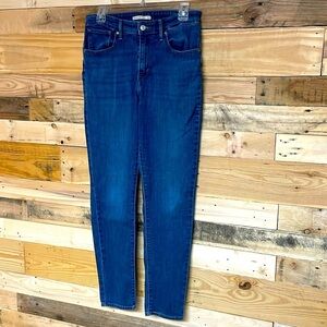 Levi Strauss & CO 721 high waist size 31 super skinny medium wash stretchy jeans